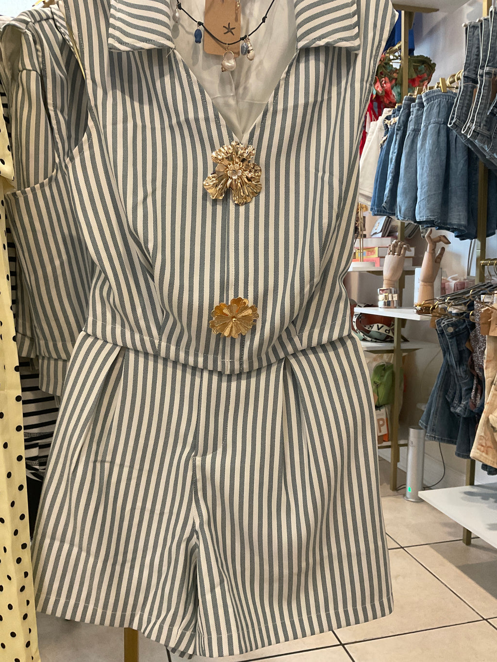 set short lines blue